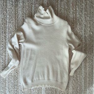 Uniqlo 100% wool turtleneck